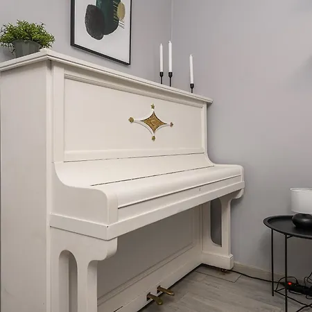 Lumina 3-room Near The Train Station Lejlighed