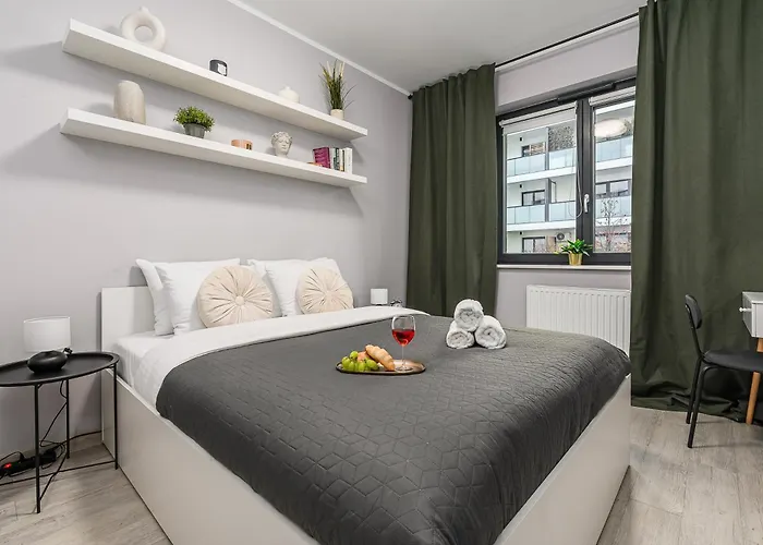 Lumina 3-room Near The Train Station 华沙