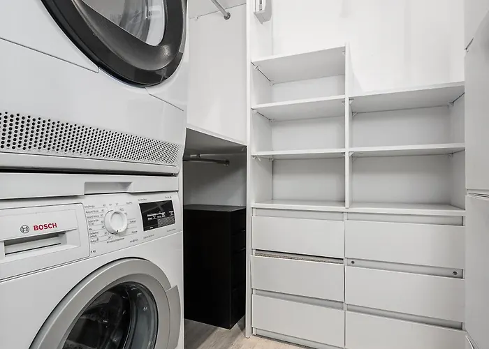 Lumina 3-room Near The Train Station 公寓