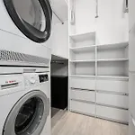 Lumina 3-room Near The Train Station 公寓