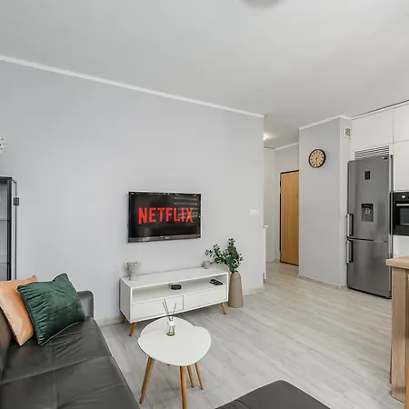 Lumina I 3-Room Apartment With Balcony I Parking I Near The Train Station