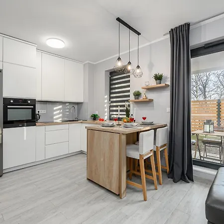 Lumina I 3-Room Apartment With Balcony I Parking I Near The Train Station דירה *