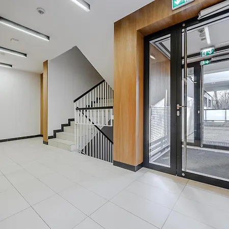 Lumina I 3-Room Apartment With Balcony I Parking I Near The Train Station