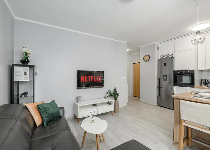 Lumina 3-room Near The Train Station