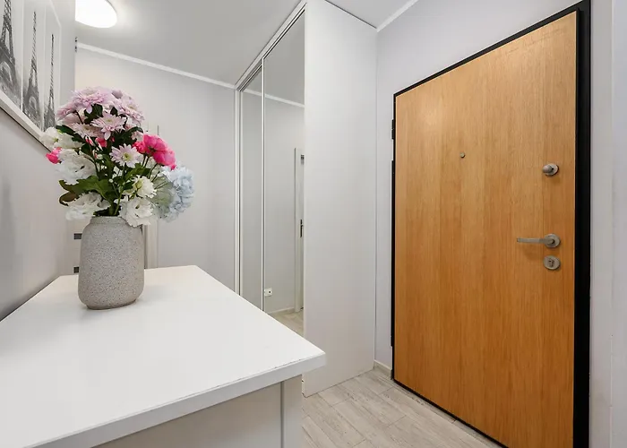 Lumina 3-room Near The Train Station Διαμέρισμα