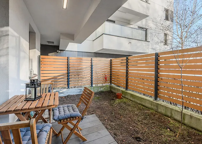 Апартаменты Lumina 3-room Near The Train Station *