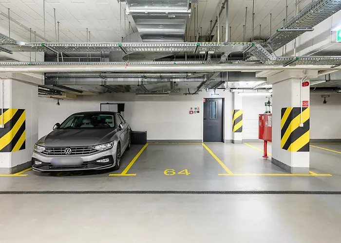 Апартаменты Lumina 3-room Near The Train Station *