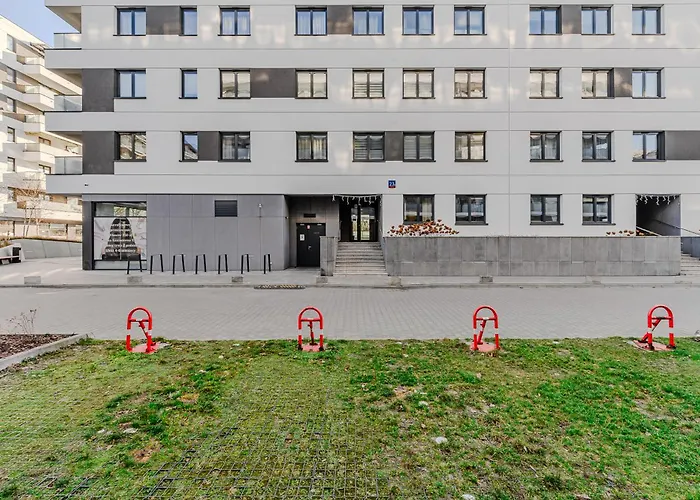 Lumina 3-room Near The Train Station Apartment